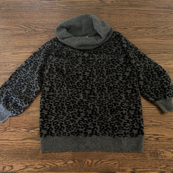 Anthropologie Women Turtleneck Sweater NWT Size 1X - Picture 1 of 4